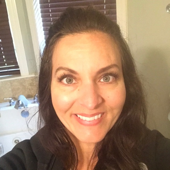 Meet your Posher, Emily - Picture 1 of 1